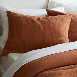 Quince Organic Cotton Airy Gauze Pillow Shams 2 Terracotta King Retail $50 (Q32)
